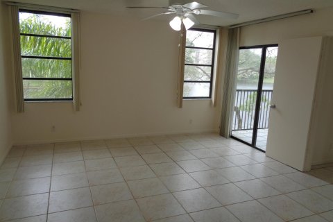 Condo in Pompano Beach, Florida, 2 bedrooms  № 1099951 - photo 8