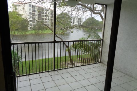 Condominio en venta en Pompano Beach, Florida, 2 dormitorios, 105.91 m2 № 1099951 - foto 2