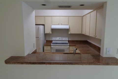 Condo in Pompano Beach, Florida, 2 bedrooms  № 1099951 - photo 15