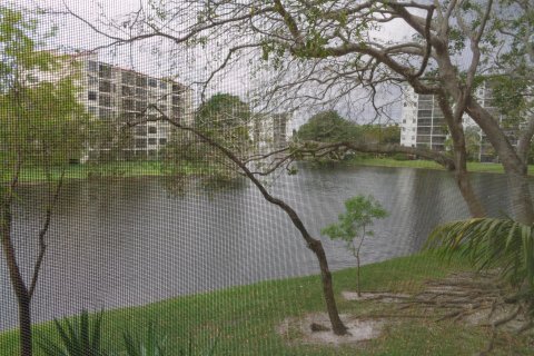 Condominio en venta en Pompano Beach, Florida, 2 dormitorios, 105.91 m2 № 1099951 - foto 3