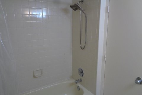 Condo in Pompano Beach, Florida, 2 bedrooms  № 1099951 - photo 9