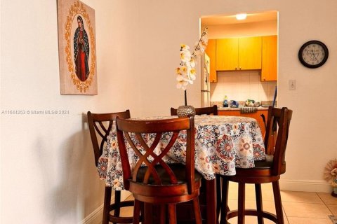 Condo in Hialeah, Florida, 1 bedroom  № 1328049 - photo 6