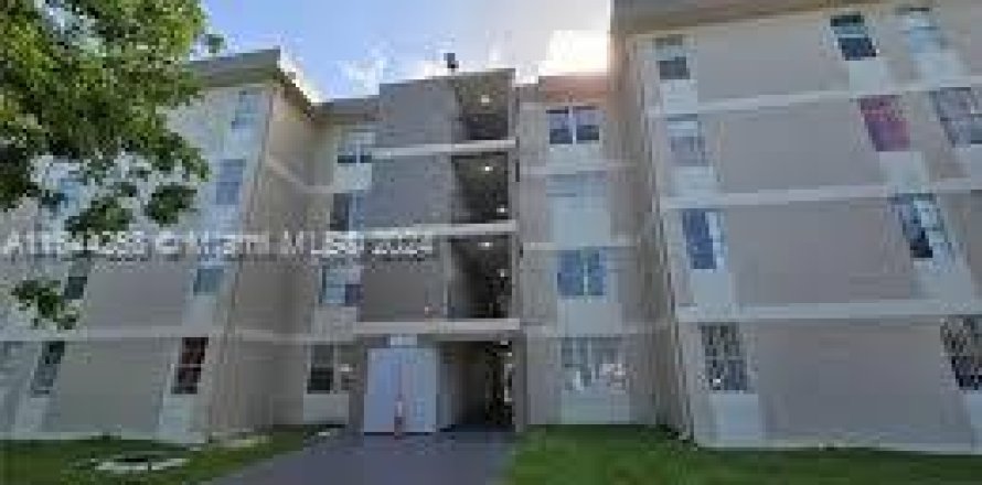 Condo à Hialeah, Floride, 1 chambre  № 1328049