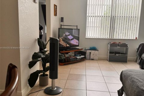 Copropriété à vendre à Hialeah, Floride: 1 chambre, 51.1 m2 № 1328049 - photo 4