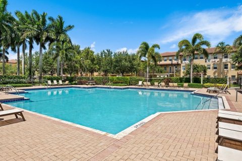 Condominio en venta en Pembroke Pines, Florida, 3 dormitorios, 162.11 m2 № 1325794 - foto 10