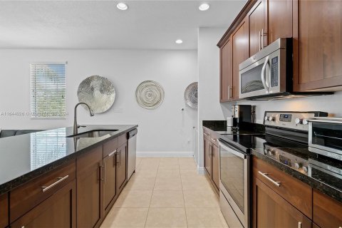 Copropriété à vendre à Pembroke Pines, Floride: 3 chambres, 162.11 m2 № 1325794 - photo 3