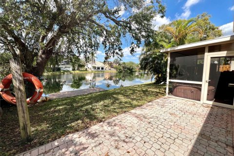 Villa ou maison à vendre à Cooper City, Floride: 4 chambres, 180.79 m2 № 1117230 - photo 26