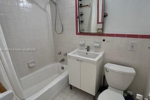 Condo in Miami Beach, Florida, 1 bedroom  № 1095401 - photo 11