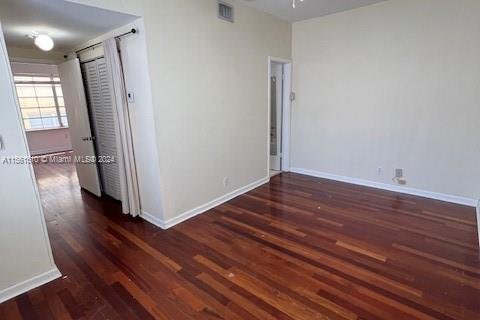 Condo in Miami Beach, Florida, 1 bedroom  № 1095401 - photo 12