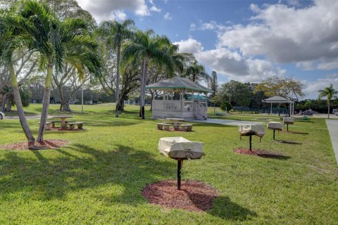 Condo in Deerfield Beach, Florida, 1 bedroom  № 1016970 - photo 16