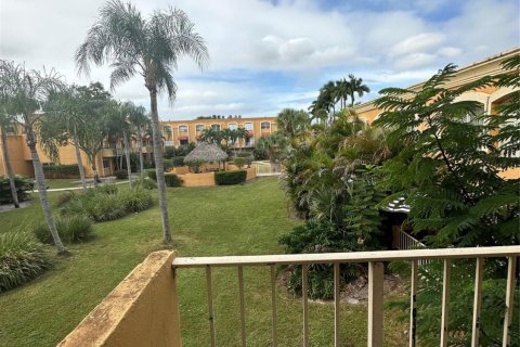 Condominio en venta en Hialeah, Florida, 2 dormitorios, 131.64 m2 № 1016971 - foto 17