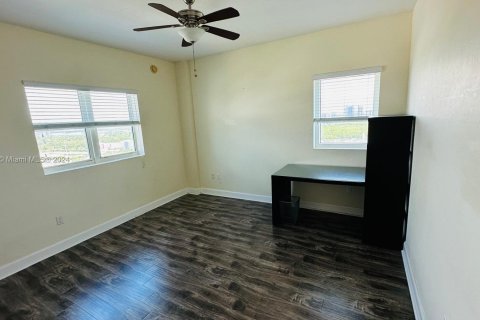 Copropriété à louer à North Miami, Floride: 2 chambres, 148.92 m2 № 1348528 - photo 22