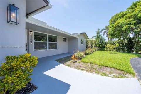 House in Fort Lauderdale, Florida 3 bedrooms, 121.05 sq.m. № 1239213 - photo 6