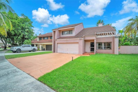 Villa ou maison à vendre à Miami, Floride: 4 chambres, 201.41 m2 № 1282312 - photo 1