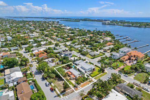 Villa ou maison à vendre à Lake Worth, Floride: 5 chambres, 187.01 m2 № 805001 - photo 1