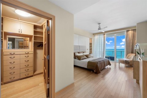 Condo in Miami Beach, Florida, 4 bedrooms  № 1329731 - photo 15