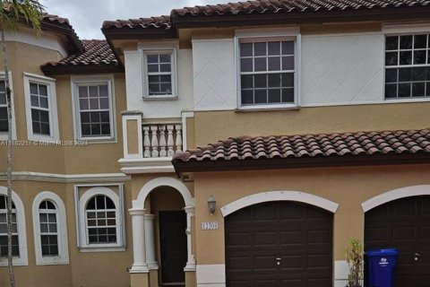 Casa en venta en Miramar, Florida, 3 dormitorios, 148.74 m2 № 1413963 - foto 1