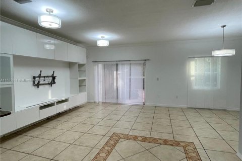 Casa en venta en Miramar, Florida, 3 dormitorios, 148.74 m2 № 1413963 - foto 9