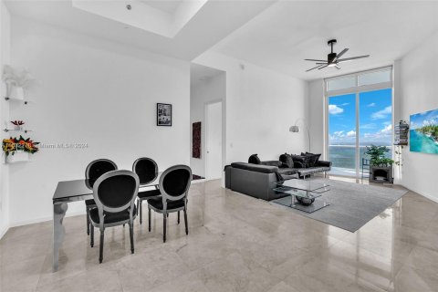 Condominio en venta en Sunny Isles Beach, Florida, 2 dormitorios, 133.31 m2 № 1413965 - foto 5