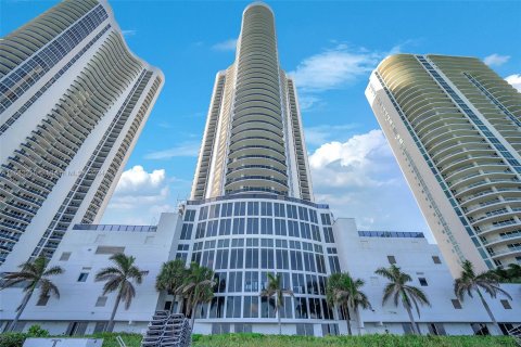 Condominio en venta en Sunny Isles Beach, Florida, 2 dormitorios, 133.31 m2 № 1413965 - foto 22