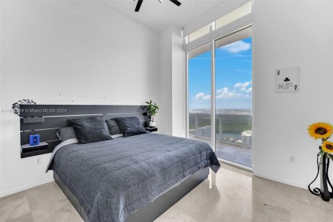 Condominio en venta en Sunny Isles Beach, Florida, 2 dormitorios, 133.31 m2 № 1413965 - foto 18