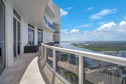 Condominio en venta en Sunny Isles Beach, Florida, 2 dormitorios, 133.31 m2 № 1413965 - foto 1