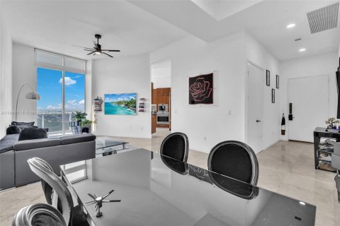 Condominio en venta en Sunny Isles Beach, Florida, 2 dormitorios, 133.31 m2 № 1413965 - foto 8