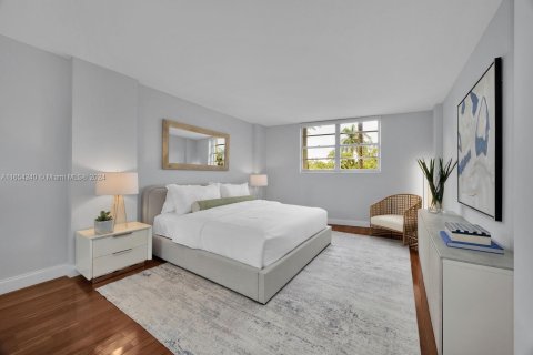 Condo in Coral Gables, Florida, 2 bedrooms  № 1348873 - photo 14