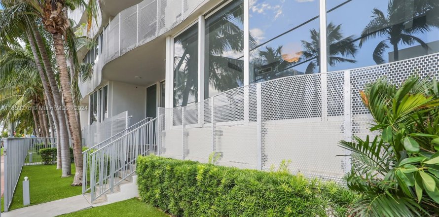 Condo à Miami Beach, Floride, 3 chambres  № 1348825