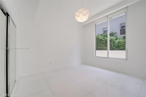 Copropriété à vendre à Miami Beach, Floride: 3 chambres, 120.22 m2 № 1348825 - photo 12