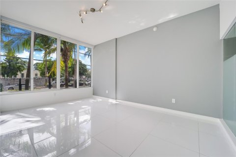 Copropriété à vendre à Miami Beach, Floride: 3 chambres, 120.22 m2 № 1348825 - photo 3