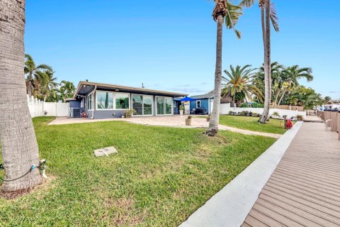 Villa ou maison à vendre à Pompano Beach, Floride: 3 chambres, 157.28 m2 № 919789 - photo 17