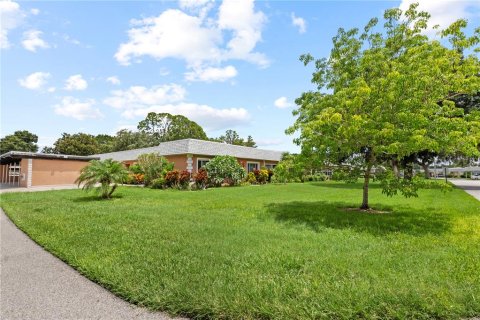 Villa ou maison à vendre à New Port Richey, Floride: 2 chambres, 119.66 m2 № 1302794 - photo 3