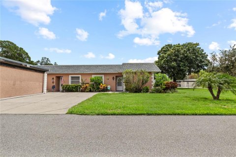 Villa ou maison à vendre à New Port Richey, Floride: 2 chambres, 119.66 m2 № 1302794 - photo 2