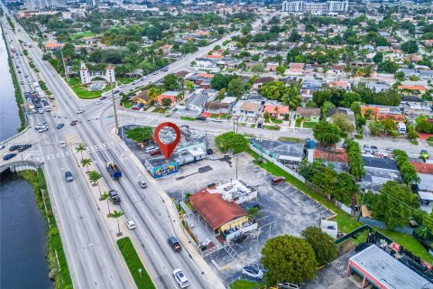 Commercial property in Hialeah, Florida № 920694 - photo 18