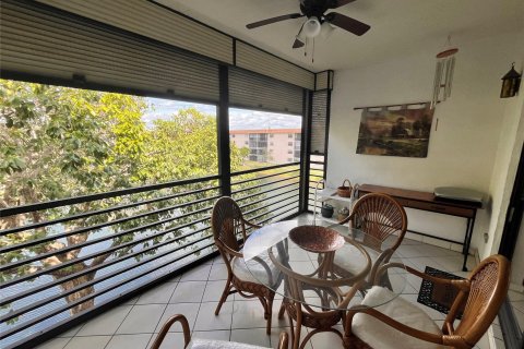 Condo in Tamarac, Florida, 2 bedrooms  № 962331 - photo 16