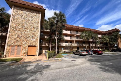 Condominio en venta en Tamarac, Florida, 2 dormitorios, 117.99 m2 № 962331 - foto 23