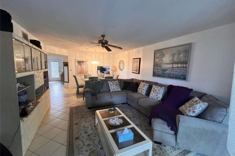 Condo in Tamarac, Florida, 2 bedrooms  № 962331 - photo 20