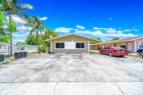 Commercial property in Fort Lauderdale, Florida 230.4 sq.m. № 1217305 - photo 29