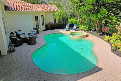 House in Jupiter, Florida 5 bedrooms, 400.59 sq.m. № 1217161 - photo 7