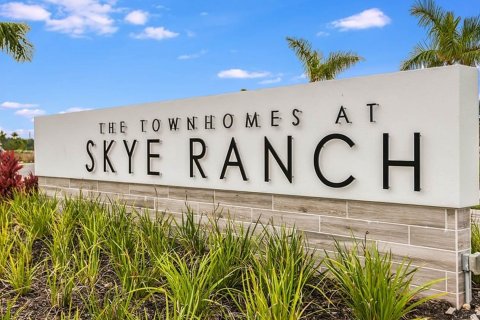 Townhouse in THE TOWNHOMES AT SKYE RANCH in Sarasota, Florida 2 bedrooms, 112 sq.m. № 192139 - photo 6