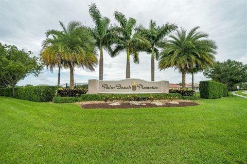 Villa ou maison à vendre à West Palm Beach, Floride: 4 chambres, 308.16 m2 № 1142296 - photo 1