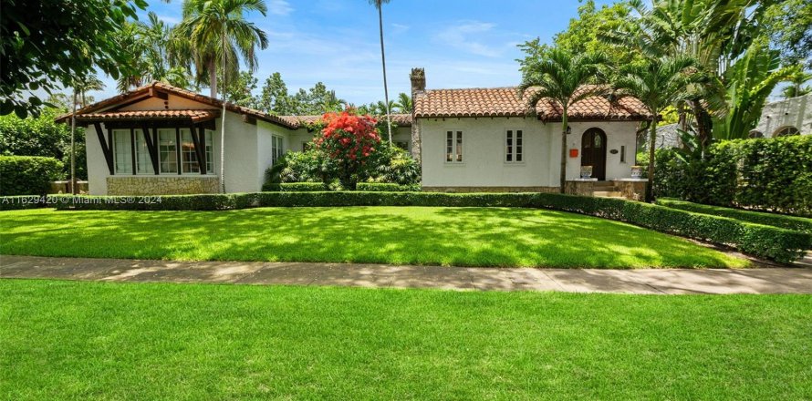 House in Coral Gables, Florida 5 bedrooms, 258.73 sq.m. № 1305176