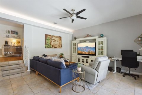 Casa en venta en Biscayne Park, Florida, 3 dormitorios, 175.31 m2 № 1305175 - foto 9