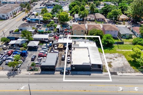 Propiedad comercial en venta en Miami, Florida № 1305139 - foto 21