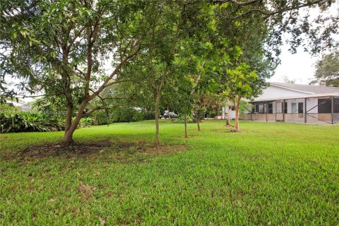Casa en venta en Southwest Ranches, Florida, 4 dormitorios, 252.51 m2 № 876070 - foto 12