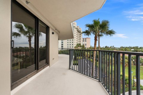 Condo in Hutchinson Island South, Florida, 3 bedrooms  № 932462 - photo 11