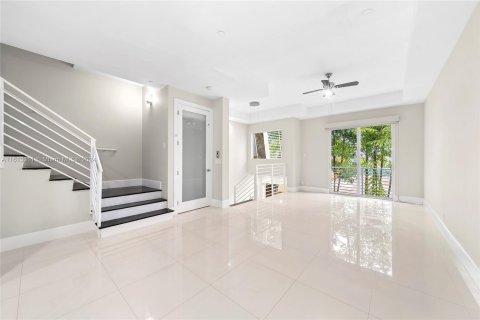 Villa ou maison à vendre à Fort Lauderdale, Floride: 3 chambres, 196.95 m2 № 1235291 - photo 2