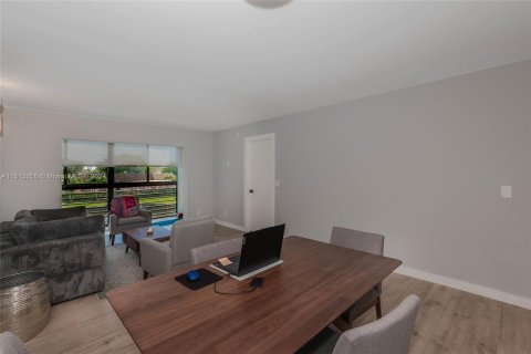 Condo in Sunrise, Florida, 2 bedrooms  № 1235239 - photo 6