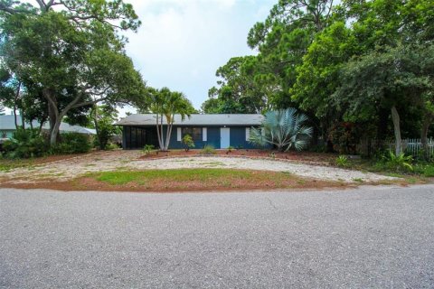 Villa ou maison à louer à Venice, Floride: 2 chambres, 86.86 m2 № 220809 - photo 1